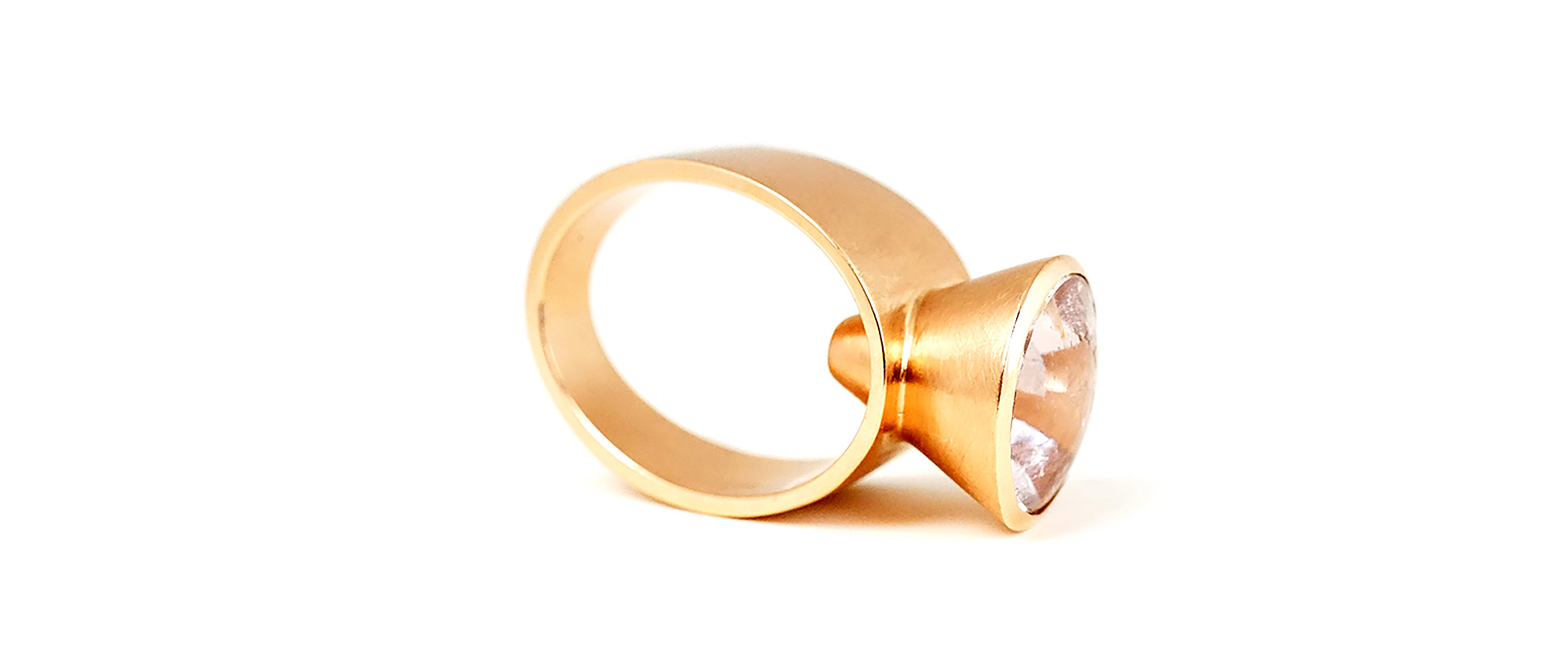 Tanja Zessel Schmuckdesign ELLI ring 750 Rotgold Morganit