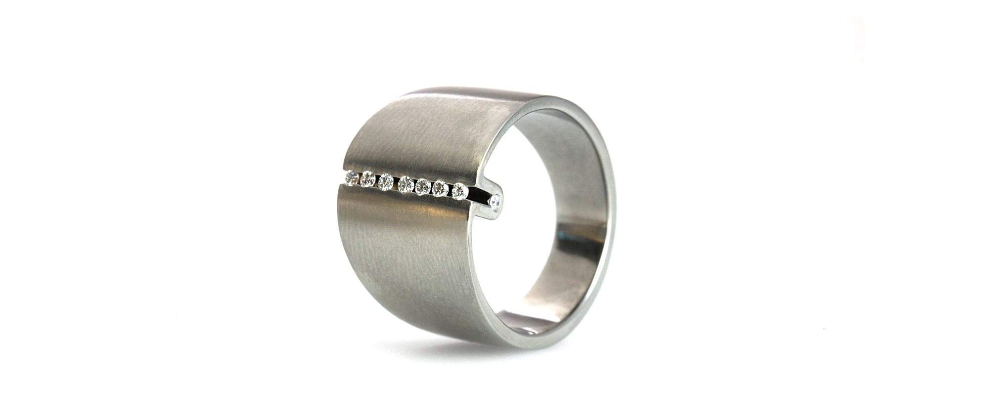 Tanja Zessel Schmuckdesign ELLI ring Edelstahl  Brillanten