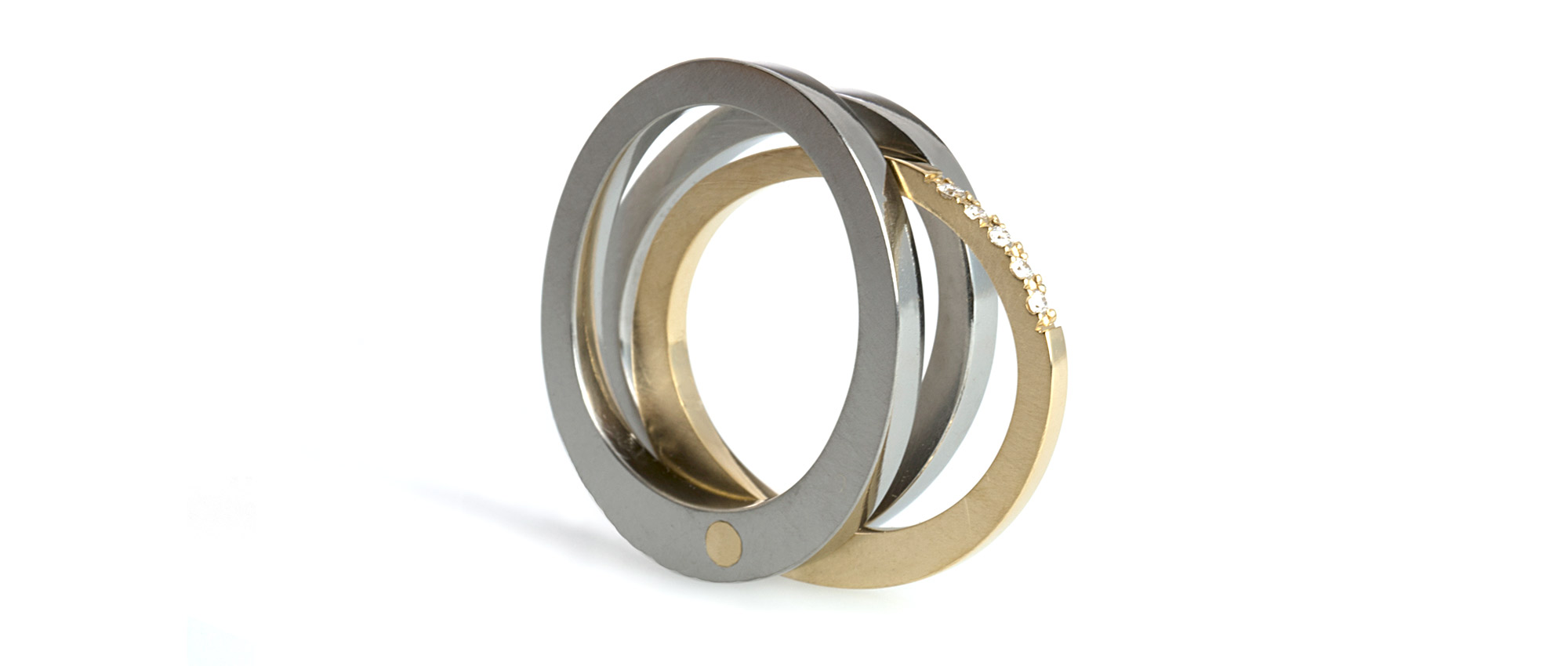 Tanja Zessel Schmuckdesign SIRA ring 750 Gelbgold Edelstahl  Brillanten